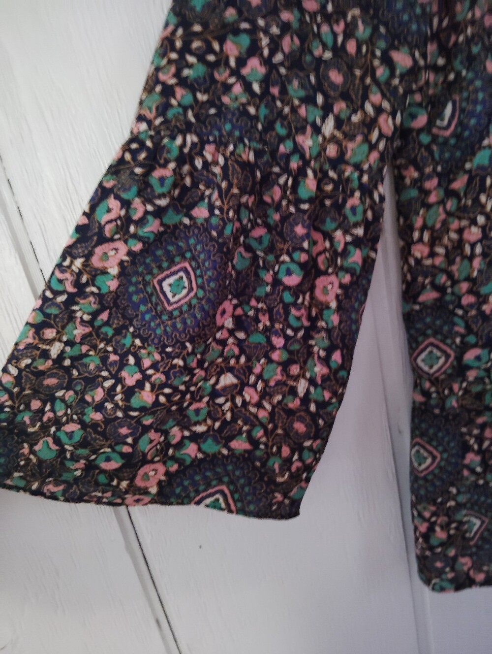LIKE NEW!! J. Crew Gei Floral Peplum Boho Blouse w/Bell Sleeves. Size M - Picture 3 of 6
